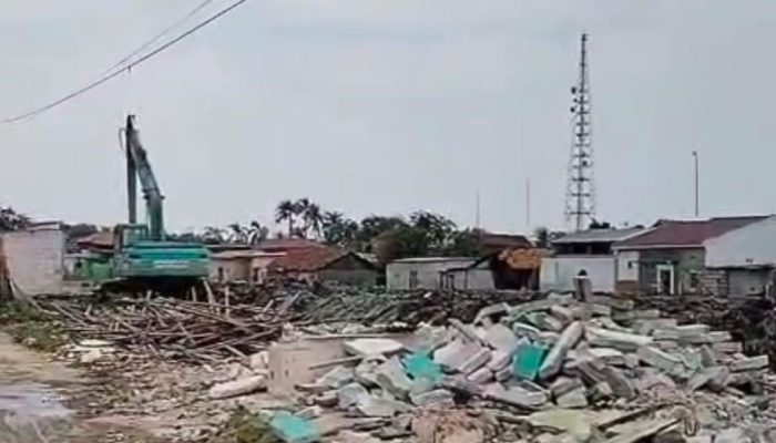 Tangis dan Amarah Warga Srengseng: Digusur demi Normalisasi Sungai, Tanpa Solusi dari Pemerintah